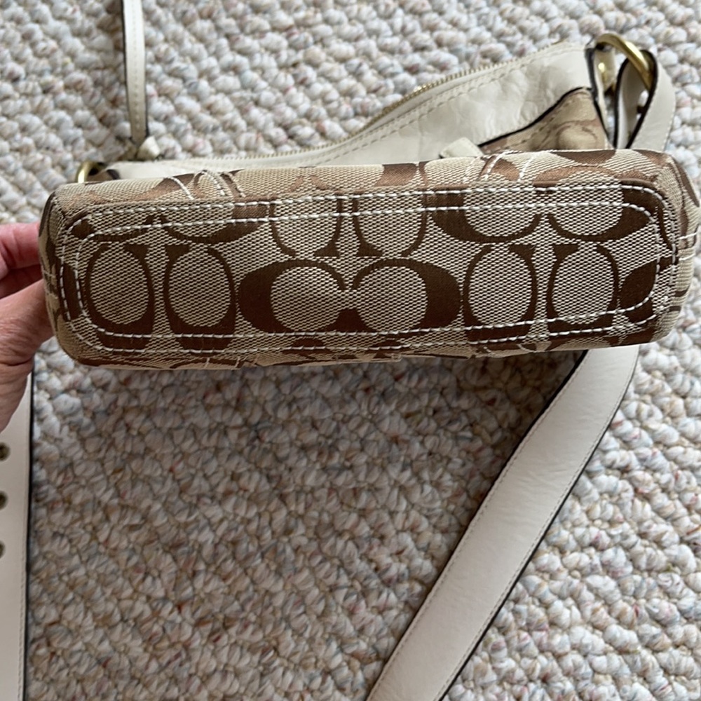 Coach crossbody purse - Picture 5 of 9